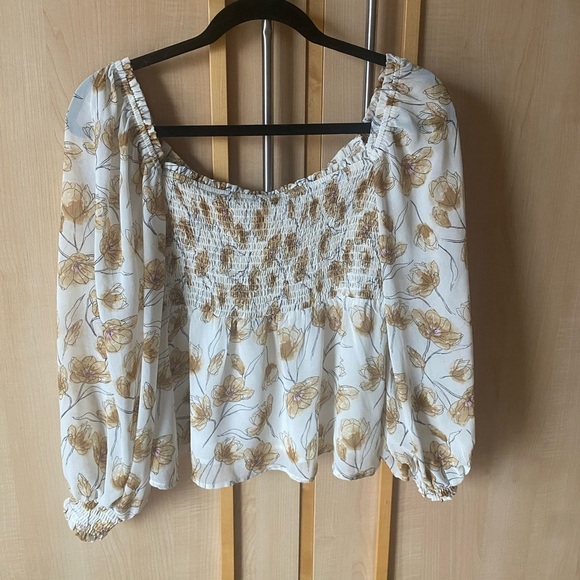 Astr The Label Andromeda Floral Blouse Size Medium - Picture 6 of 8